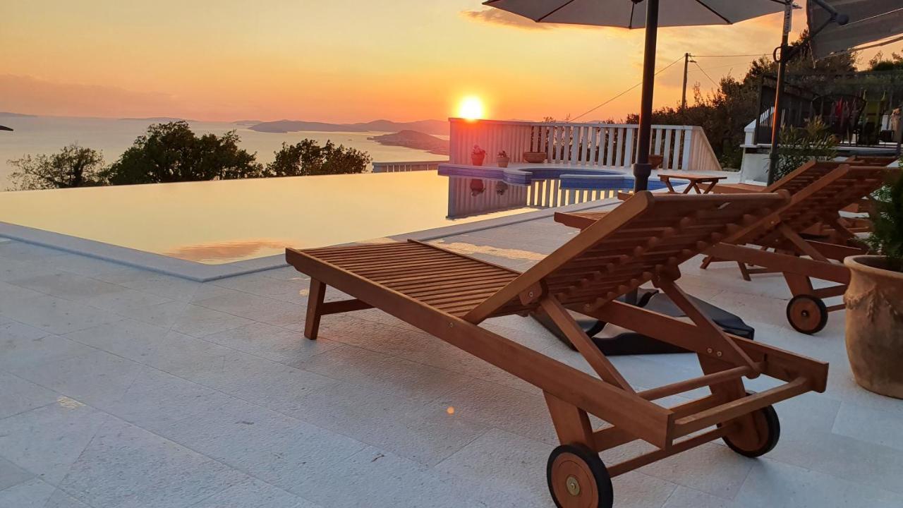 Sea View Luxury Apart Hotel Villa Conte With Swiming Pool And Romantic Spa Podstrana Bagian luar foto
