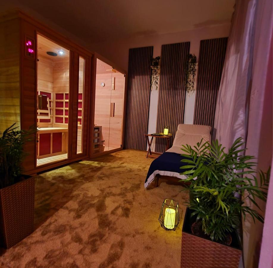 Sea View Luxury Apart Hotel Villa Conte With Swiming Pool And Romantic Spa Podstrana Bagian luar foto