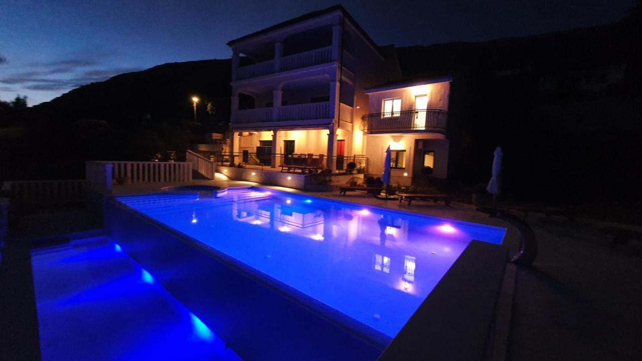 Sea View Luxury Apart Hotel Villa Conte With Swiming Pool And Romantic Spa Podstrana Bagian luar foto