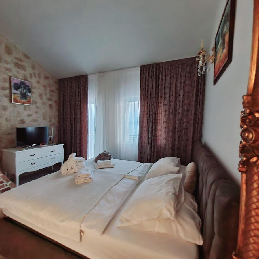 Sea View Luxury Apart Hotel Villa Conte With Swiming Pool And Romantic Spa Podstrana Bagian luar foto