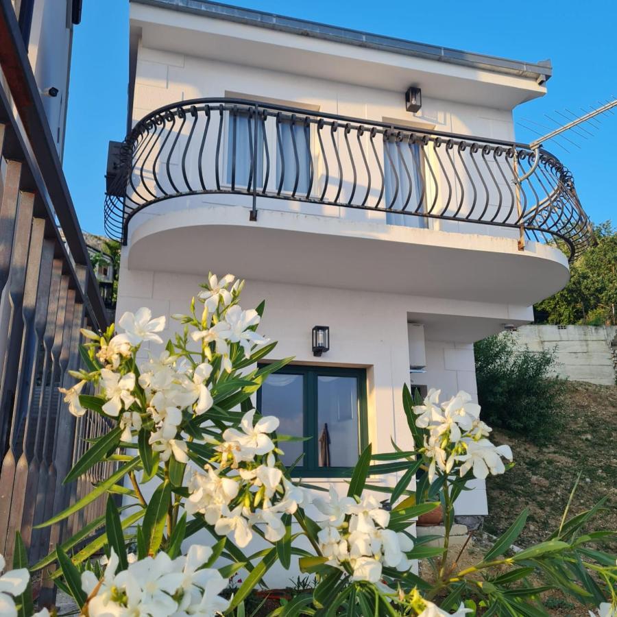 Sea View Luxury Apart Hotel Villa Conte With Swiming Pool And Romantic Spa Podstrana Bagian luar foto
