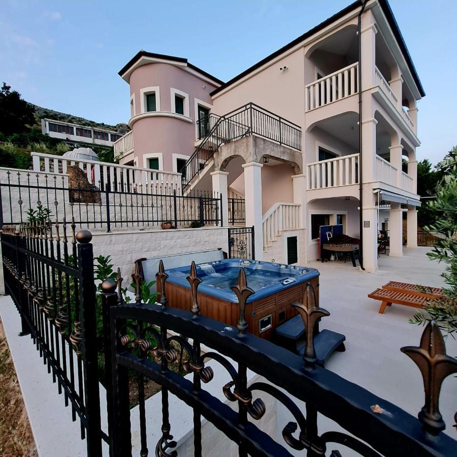 Sea View Luxury Apart Hotel Villa Conte With Swiming Pool And Romantic Spa Podstrana Bagian luar foto