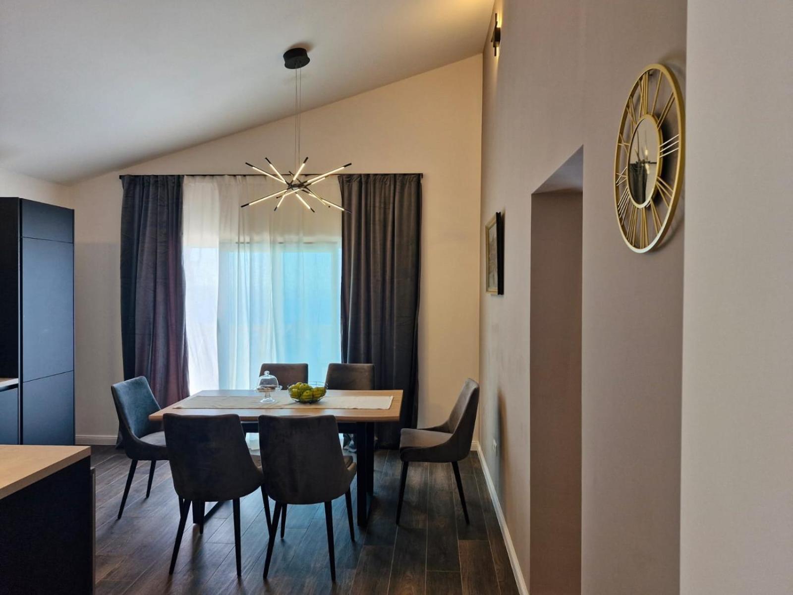 Sea View Luxury Apart Hotel Villa Conte With Swiming Pool And Romantic Spa Podstrana Bagian luar foto