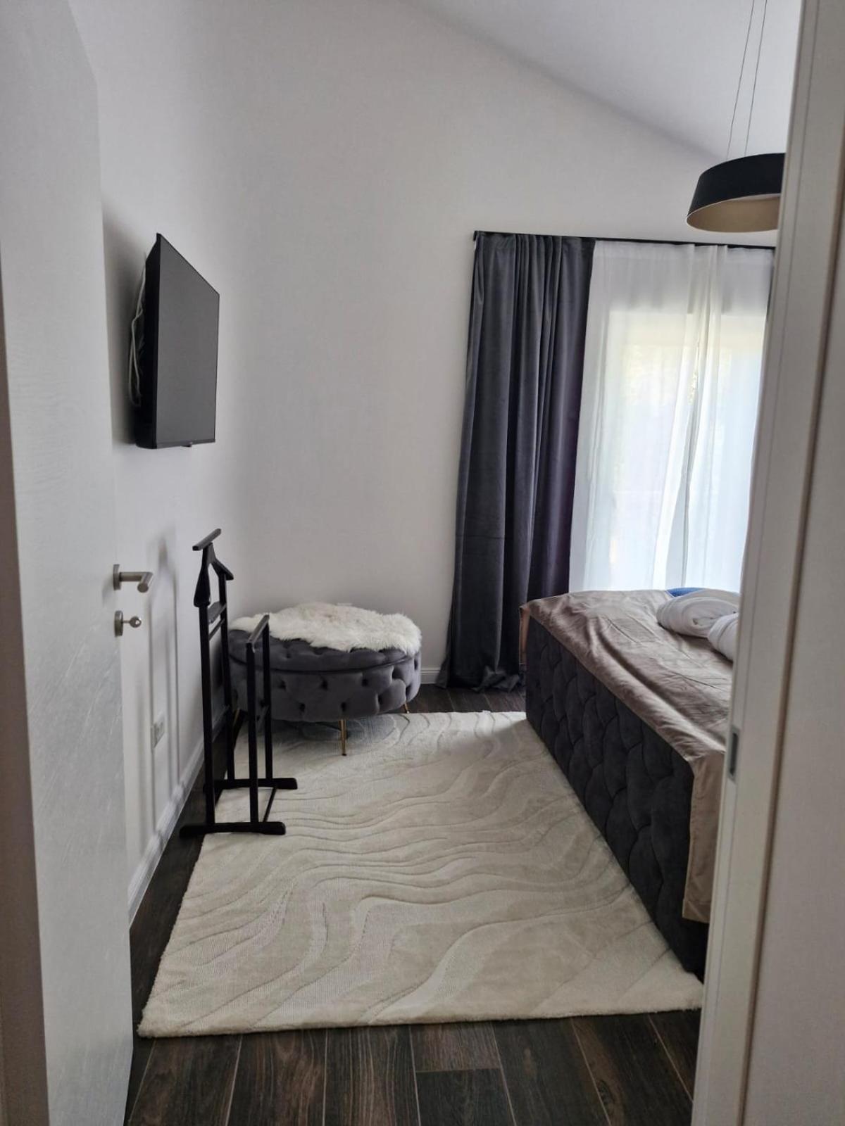 Sea View Luxury Apart Hotel Villa Conte With Swiming Pool And Romantic Spa Podstrana Bagian luar foto